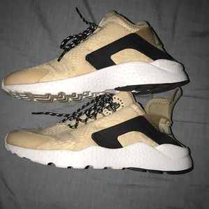 Nike huarache Women’s Size 8.5